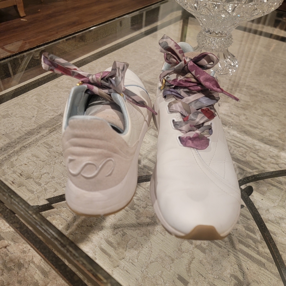 Stylish White Sneakers with Floral Laces